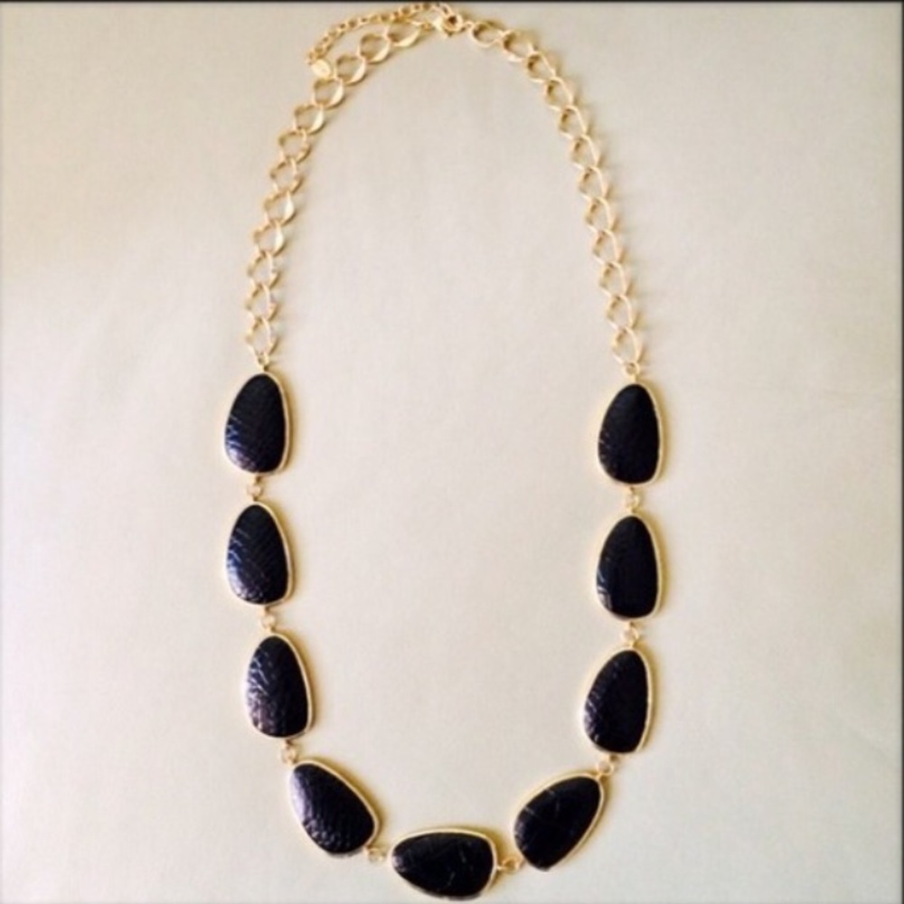 Last Call! NOir black and gold tone necklace, EUC